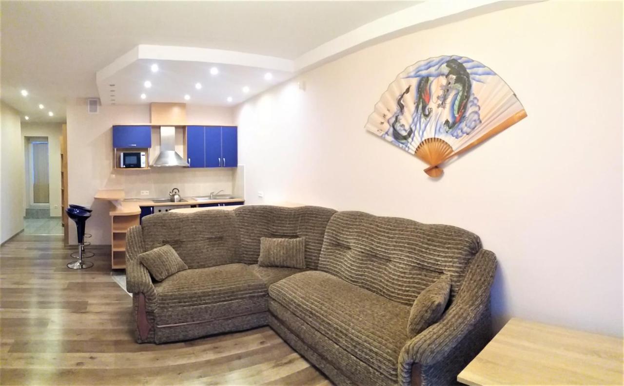 Apartaments Near Svyturio Arena Klaipeda Bagian luar foto